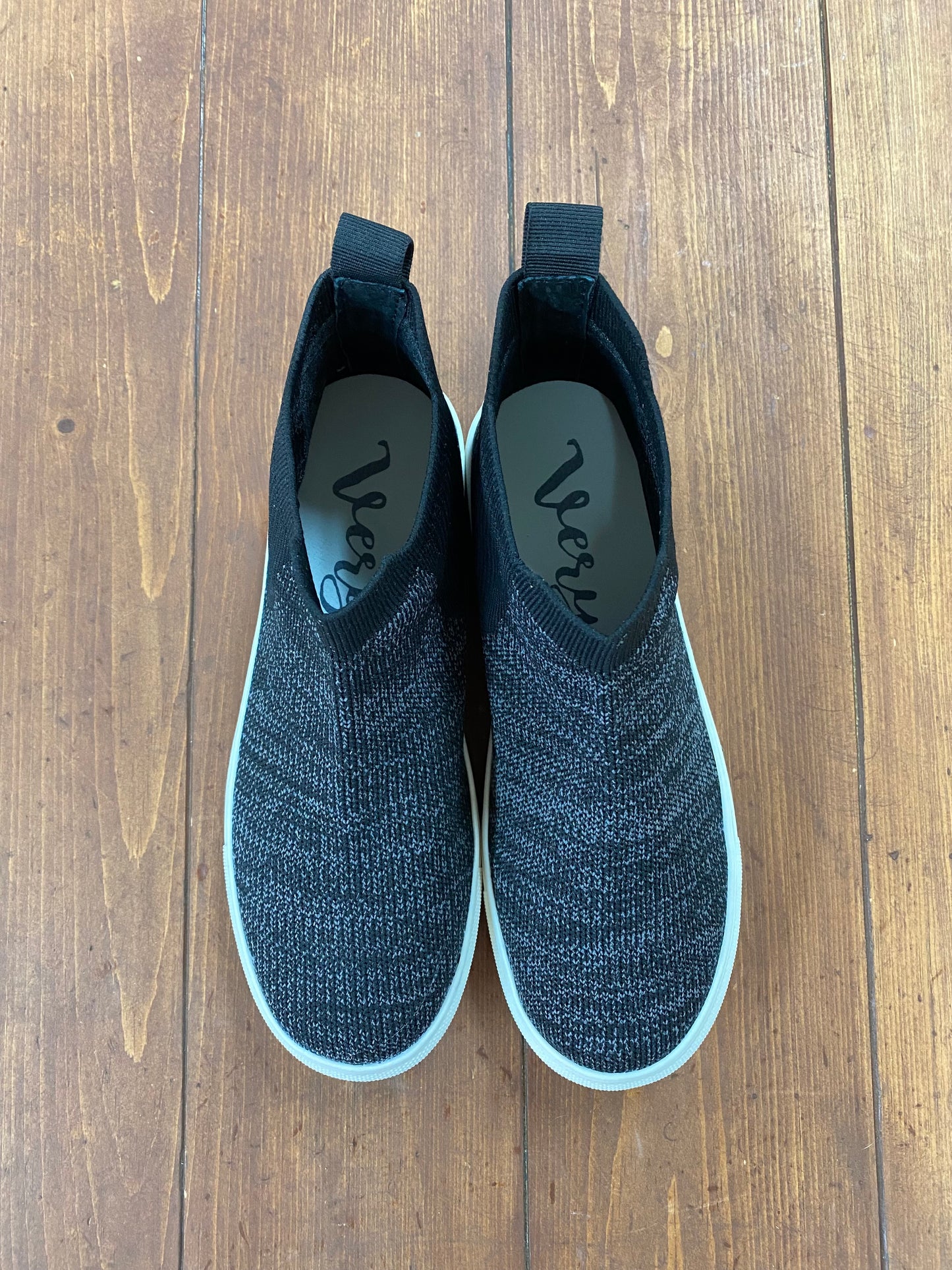 Very G Bess Black Sneaker - Whitt & Co. Clothing