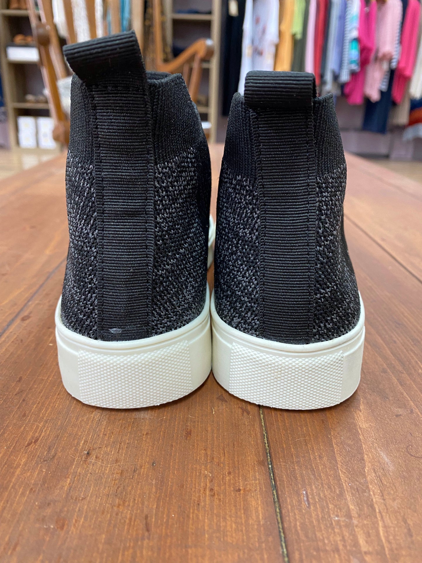 Very G Bess Black Sneaker - Whitt & Co. Clothing