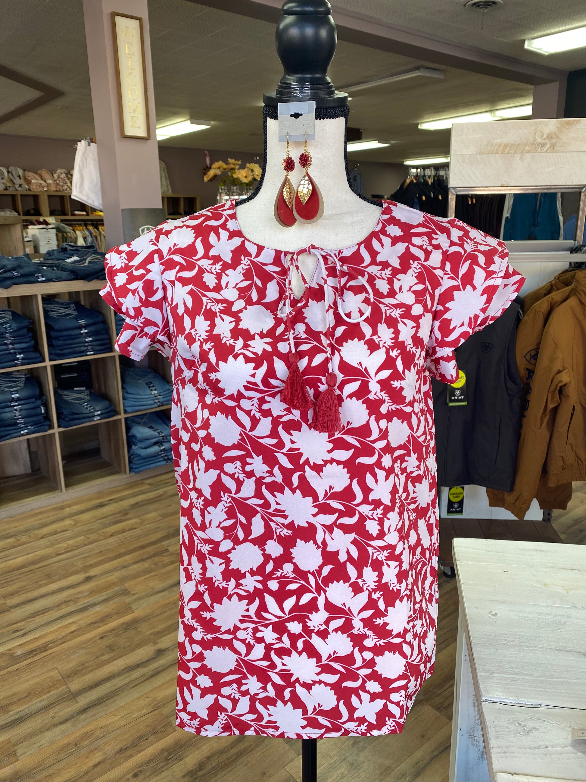 Charlie Paige Red & White Floral Top - Whitt & Co. Clothing