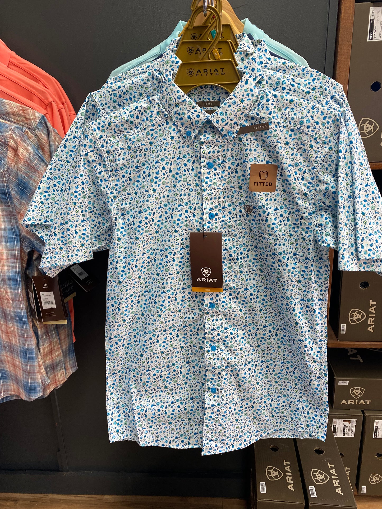 Ariat Men’s Kyle Fitted Short Sleeve Shirt - Whitt & Co. Clothing